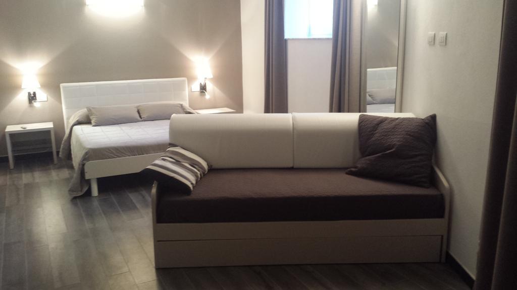 Sabbia D'Oro Locanda & Beach โบนัสโซลา ห้อง รูปภาพ